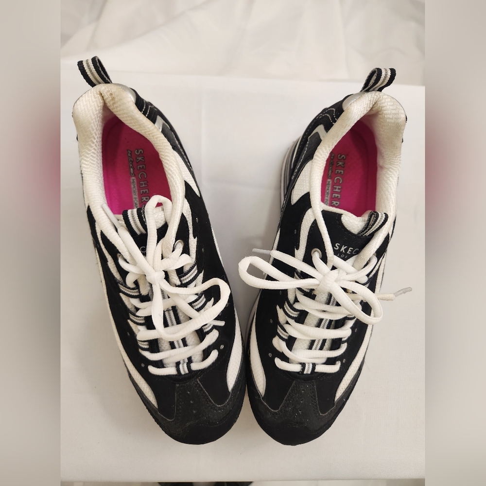 Skechers D’Lites Black & White Platform Sneakers – Memory Foam | 9 - Picture 8 of 8